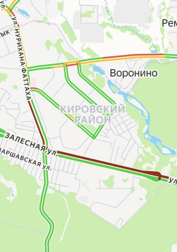 На выезде из Казани в сторону Зеленодольска фура перекрыла трассу, движение встало