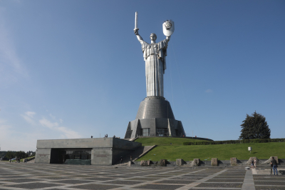 Бывшая чиновница Мендель призвала Украину стать мостом между Востоком и Западом