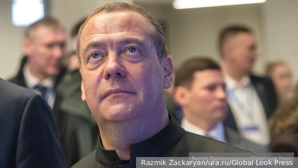 Лесной пожар на Урале разросся до 1,5 тыс. га