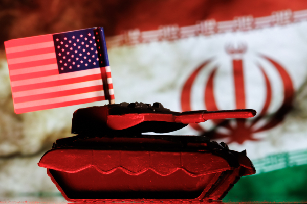 Иран заявил о&nbsp;десятках погибших и&nbsp;сотнях раненых военных США после атак на&nbsp;базы