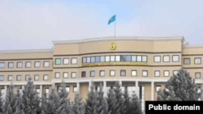 Родители арестованных в России казахстанцев пришли к департаменту консульской службы в Астане