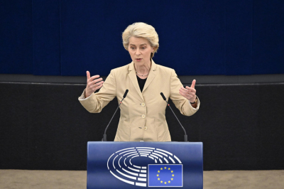 Глава ЕК: 20-й пакет санкций против РФ&nbsp;включает полный запрет на&nbsp;услуги, связанные с&nbsp;российской нефтью