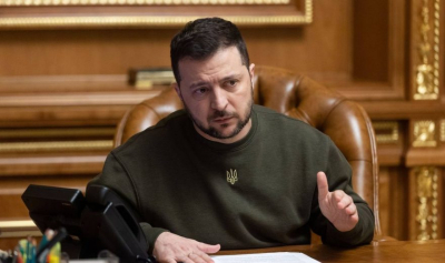 Monde: обещания Зеленского отправить депутатов на фронт усилили кризис в Раде