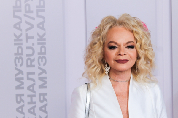 Концерты Долиной переносят, но не отменяют: ее директор прояснил ситуацию