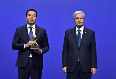 Токаев наградил лауреатов премий «Алтын сапа» и «Парыз»