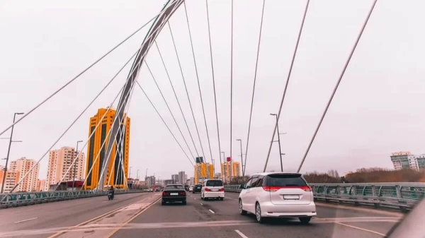 Астанчанина арестовали за хулиганство на городском мосту