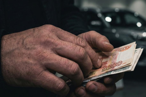 Помочь удержаться или дать взлететь? Что нужно изменить в социальной политике, чтобы люди перестали зависеть от выплат?