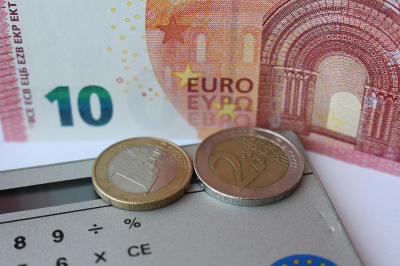 EUR/USD консолидируется в ожидании дальнейших шагов ФРС