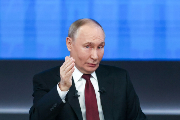 Путин поздравил полярников с профессиональным праздником