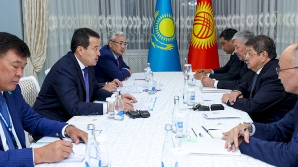 Казахстан и Кыргызстан обсуждают вопросы строительства торгово-логистического комплекса