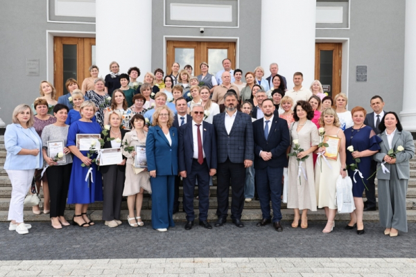 Спикер нижегородского парламента Евгений Люлин поздравил медиков Дзержинска с профессиональным праздником