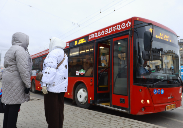 Мэрия Казани попросила горожан заранее планировать маршруты из-за снегопада