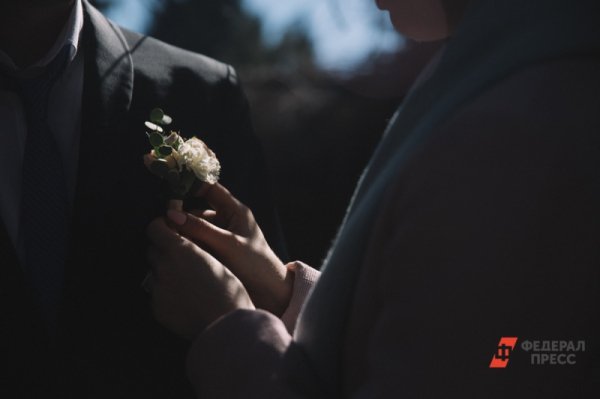 В России стартовал прием заявок на массовую свадебную церемонию в июле
