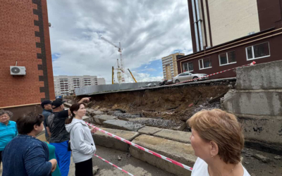 Народный репортёр. Топит подвал. Упала стена, которая защищала нас от воды
