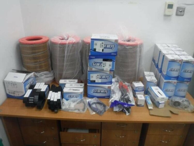 В аэропорту Казани у пассажира изъяли 63 кг незадекларированных автозапчастей