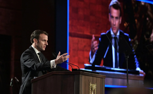 Макрон приказал отправить в Средиземное море авианосец &laquo;Шарль де Голль&raquo;