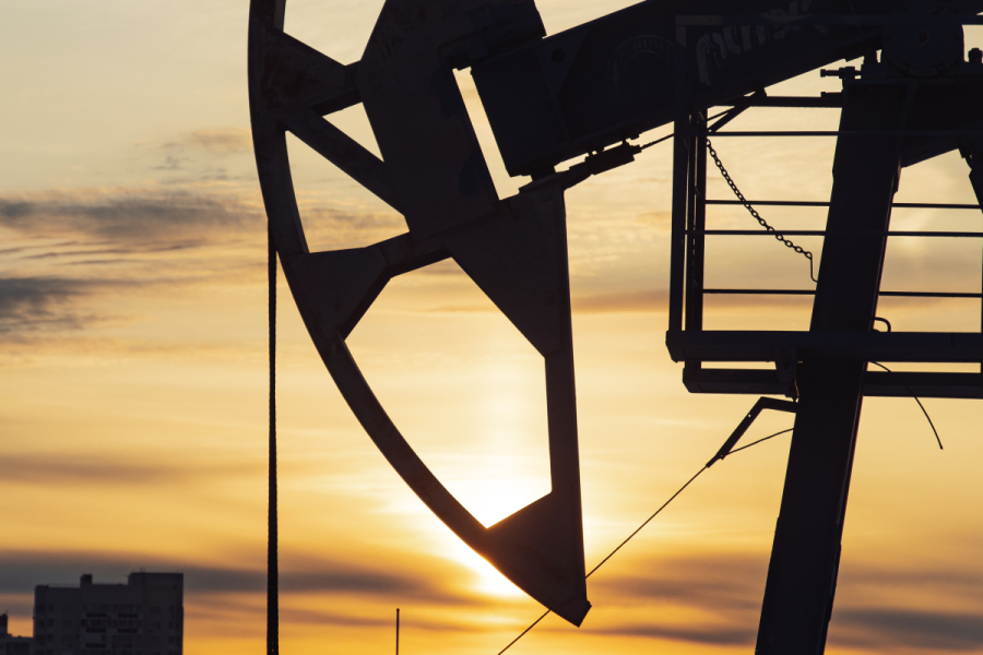 Нефть дешевеет на фоне новостей о том, что США разрешили Индии покупать российскую нефть